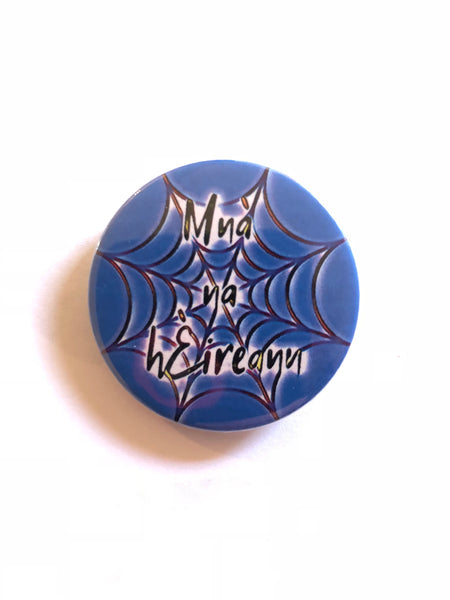 Mnà na hÈireann members badge